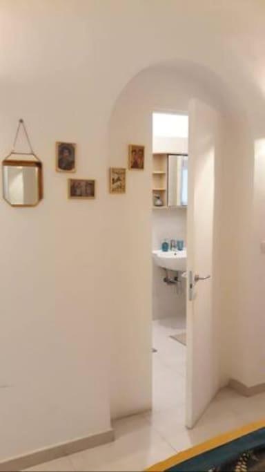 Alkimia Apartment Наполи Екстериор снимка