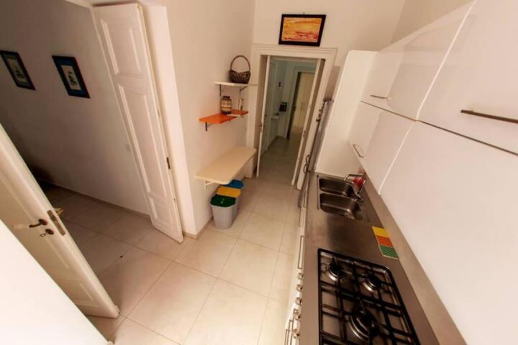 Alkimia Apartment Наполи Екстериор снимка